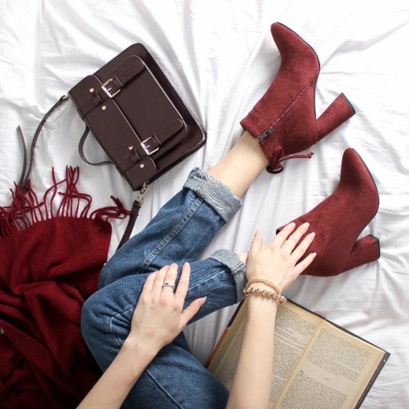 "Vixen of the Night" (Merlot)(CLOSING CLOSET SALE) - Picture 4 of 6